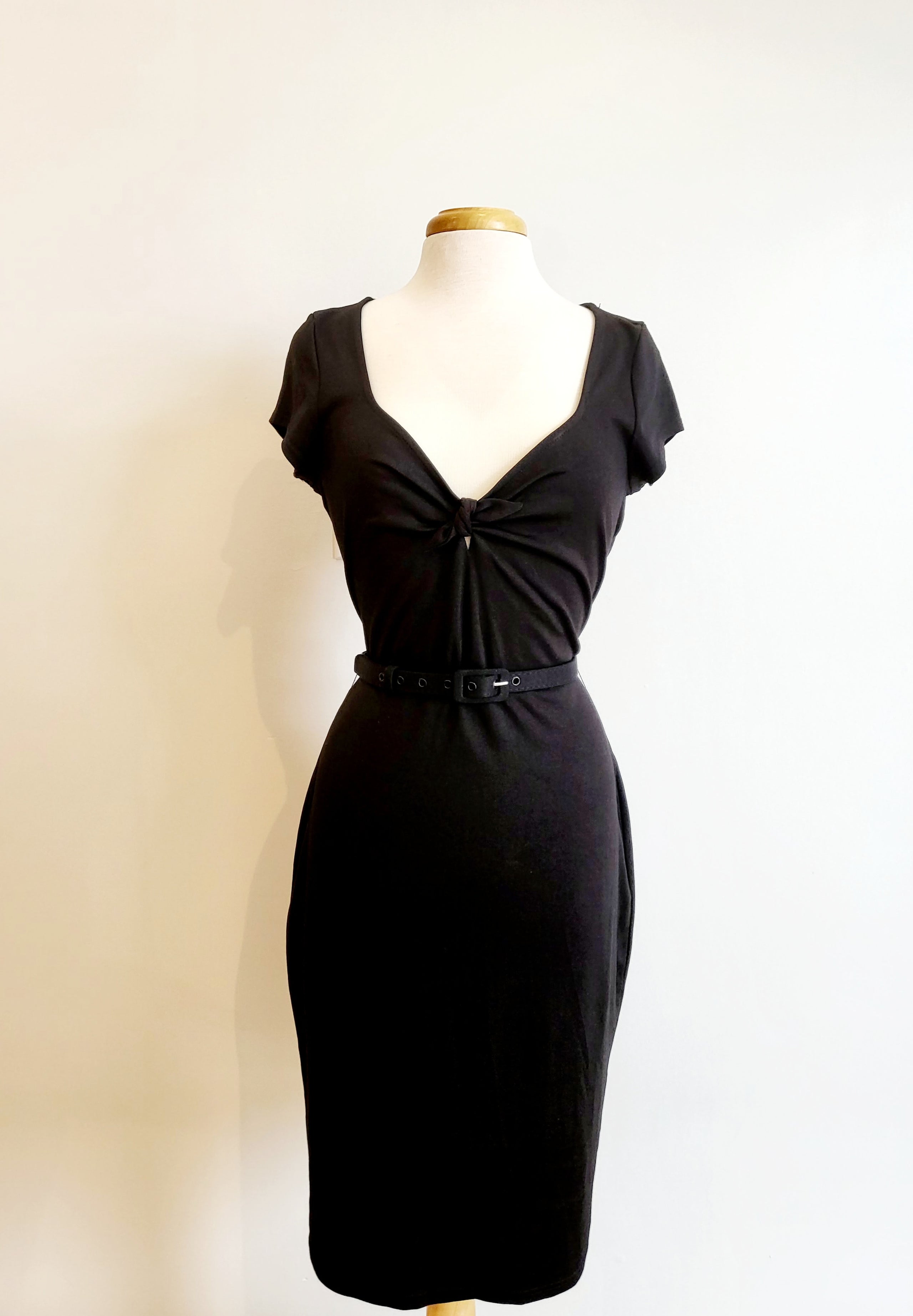 Diane Sweetheart Neckline Pencil Wiggle Dress-Black